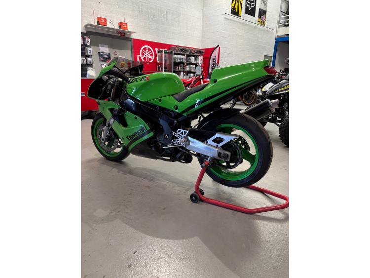 KAWASAKI 750 ZXRR