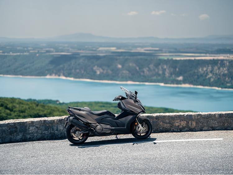 KYMCO AK PREMIUM